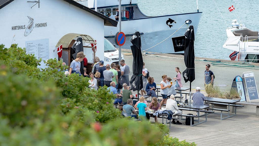 Hirtshals Fiskehus (café and fish shop)