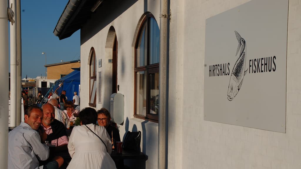 Hirtshals Fiskehus (café and fish shop)