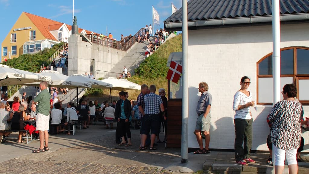 Hirtshals Fiskehus (café and fish shop)
