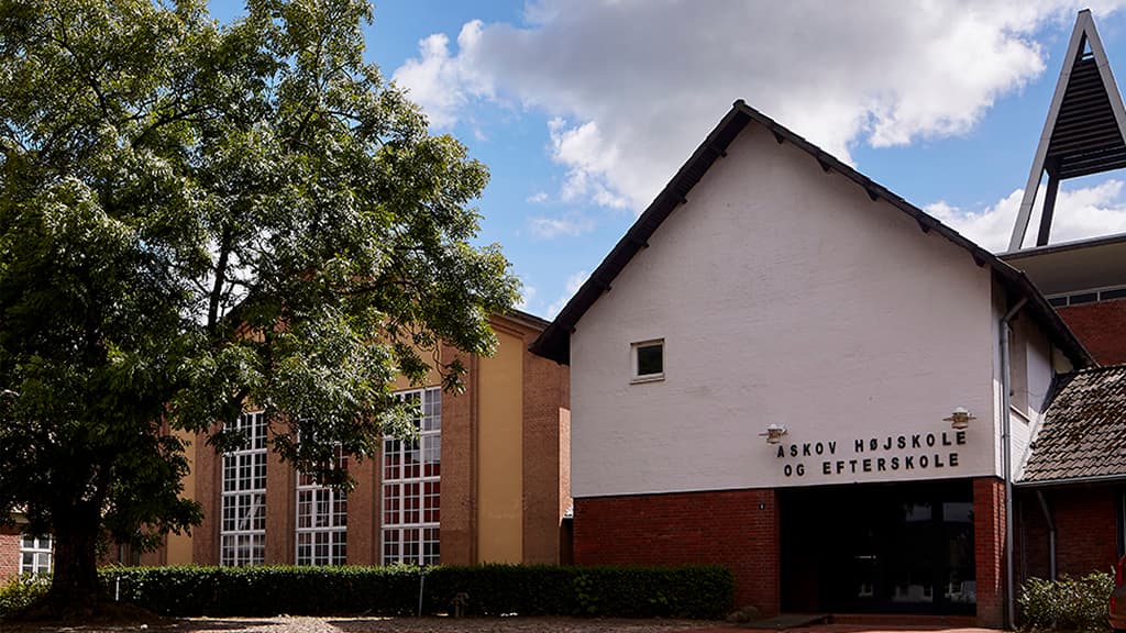 Hovedindgangen til Askov Højskole
