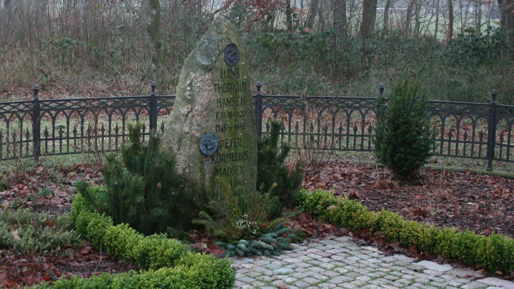 WWII Memorial by Grønvang Skoven, Vejen
